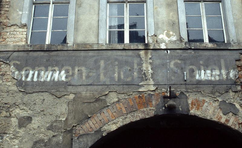 Zittau, Amalienstr. 8, 21.6.1997.jpg - Sonnen-Licht-Spiele